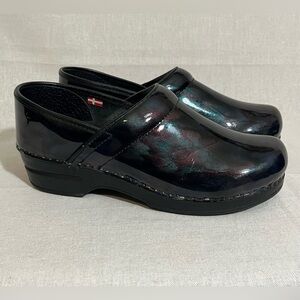 Sanita Women's Clogs Iridescent Green and Purple Shoes EU 39 US 8 Nurse Medical